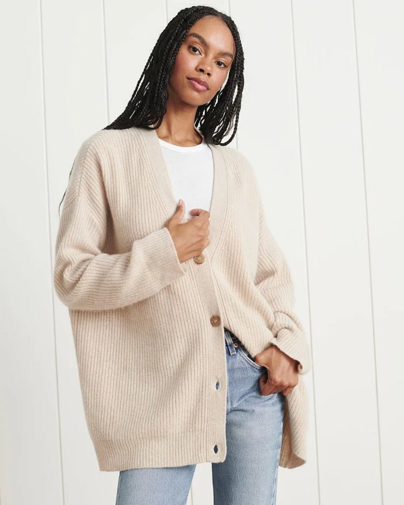 Rina | Luftige Geknöpfte Strickjacke